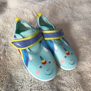 Speedo water shoes, unicorn pattern, size XL
